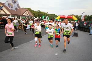 BIB: 
                            <button type="button" onclick="openModal(3530702)" class="btn btn-primary btn-sm float-right btn-popup" data-toggle="modal" data-target=".modal-high-quality">
                        <i class="fas fa-shopping-cart"></i> Add to Cart
                    </button>
                                            <button type="button" onclick="isThisMe(3530702, true)" class="btn btn-success btn-sm float-right btn-popup btn-isme hidden" data-toggle="tooltip" data-placement="bottom" title="นี่คือรูปของคุณใช่ไหม คลิกที่นี่เพื่อเอาเข้าอัลบั้ม">
                        <i class="fas fa-plus"></i> Add to album
                    </button>
                    <button type="button" onclick="isThisMe(3530702, false)" class="btn btn-warning btn-sm float-right btn-popup btn-isnotme hidden">
                        <i class="fas fa-ban"></i> Remove from album
                    </button>